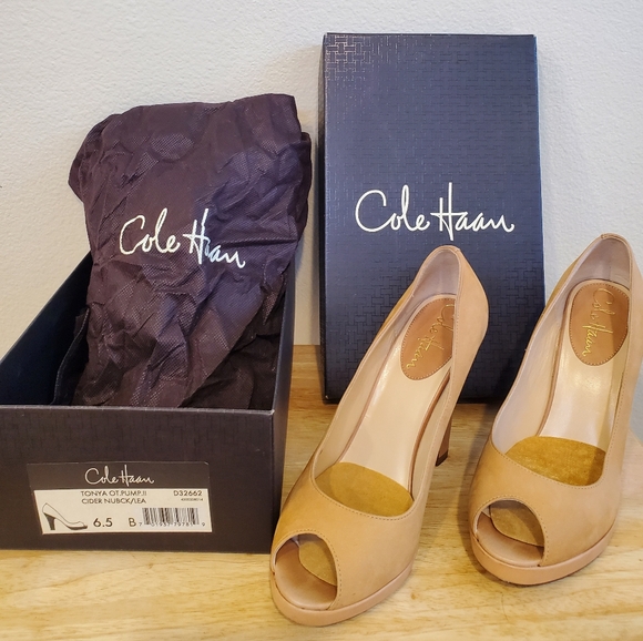 Cole Haan Women's Nude Peep Toe Heels - Picture 1 of 8
